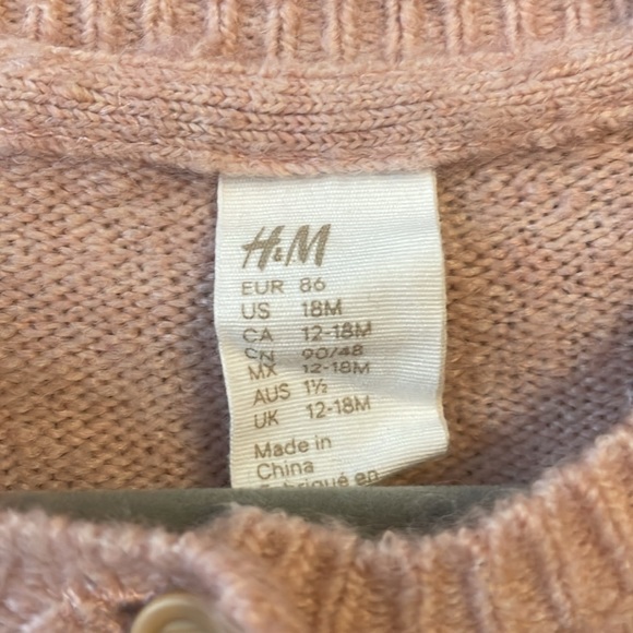 H&M Baby Girl Dusty Rose Ruffle Cardigan Button Up long sleeve shirt 12-28m - Picture 3 of 5